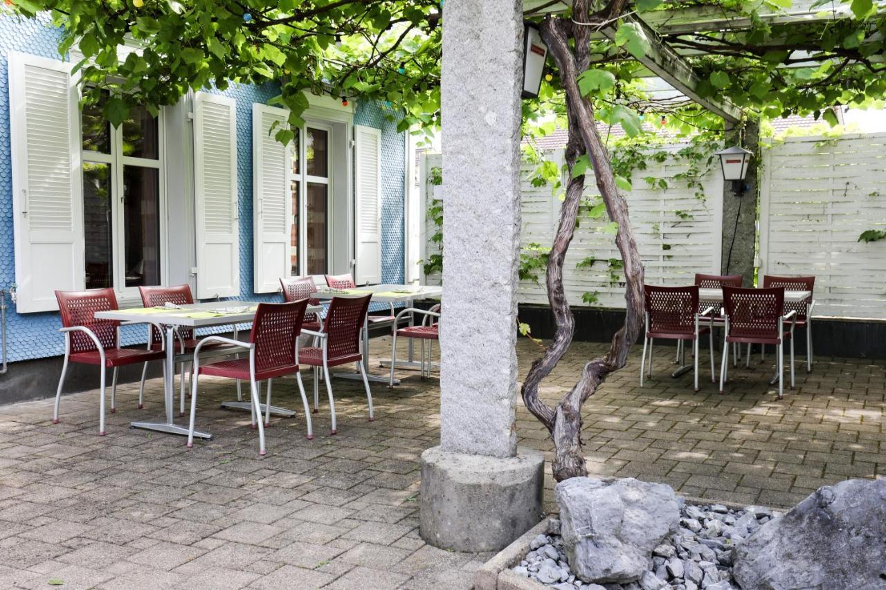 Hotel Loewen Niederuzwil Exteriör bild